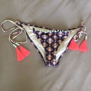 Side tie string bikini bottom